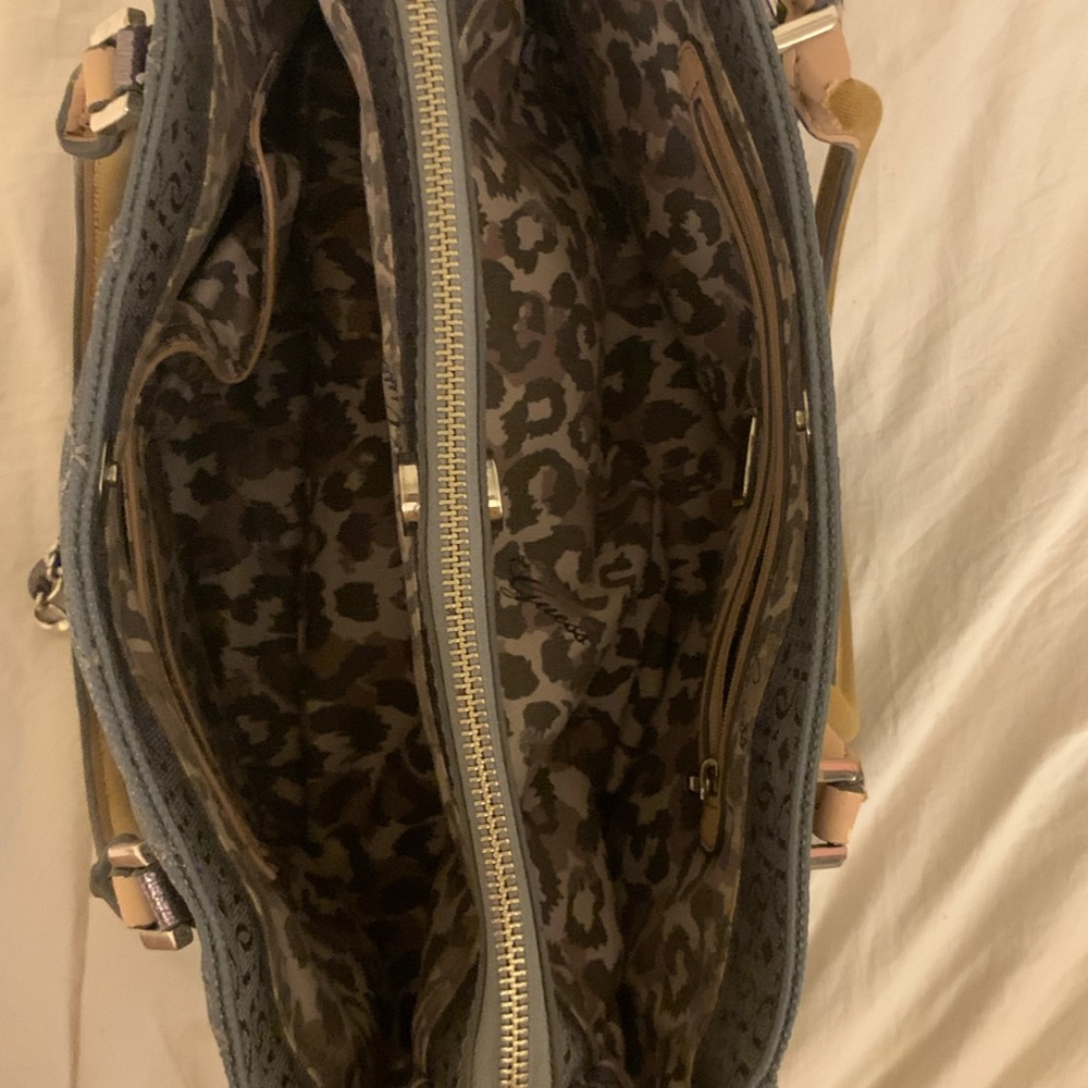 Guess Bag - Picture 4 of 5